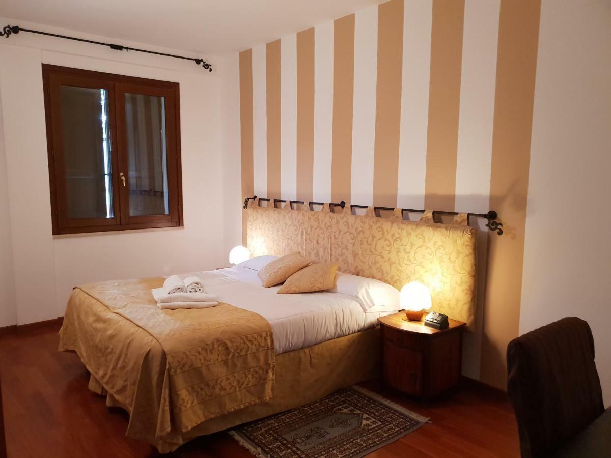 Locanda Da Vittorio Manerba del Garda Kültér fotó